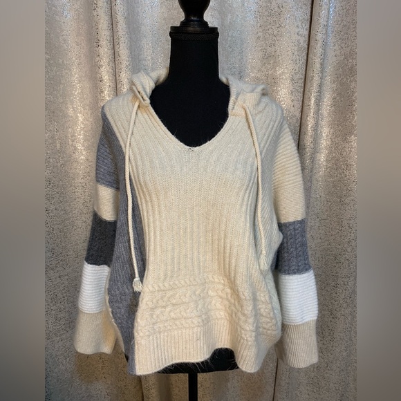 POL Sweaters - POL Cozy Cream and Gray Color Block Hooded Sweater